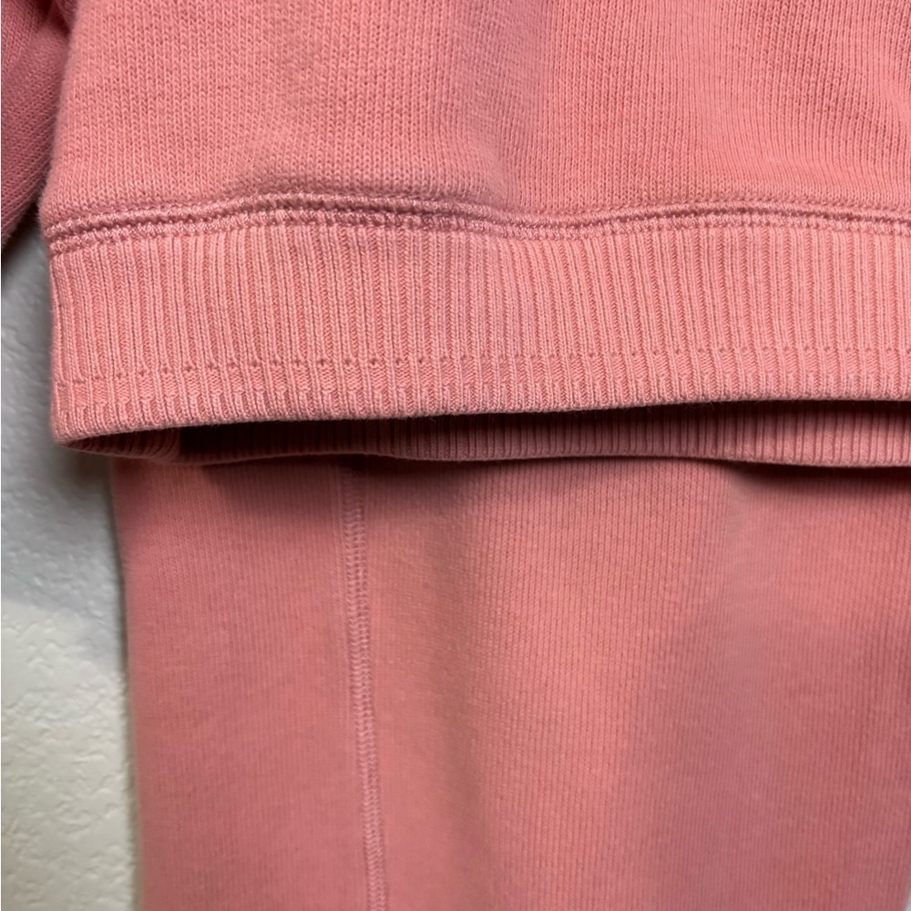 Tommy Bahama Athleisure Ribbed 100% Cotton Coral Knit 1/4 Top and Cropped Pants. - Picture 2 of 16